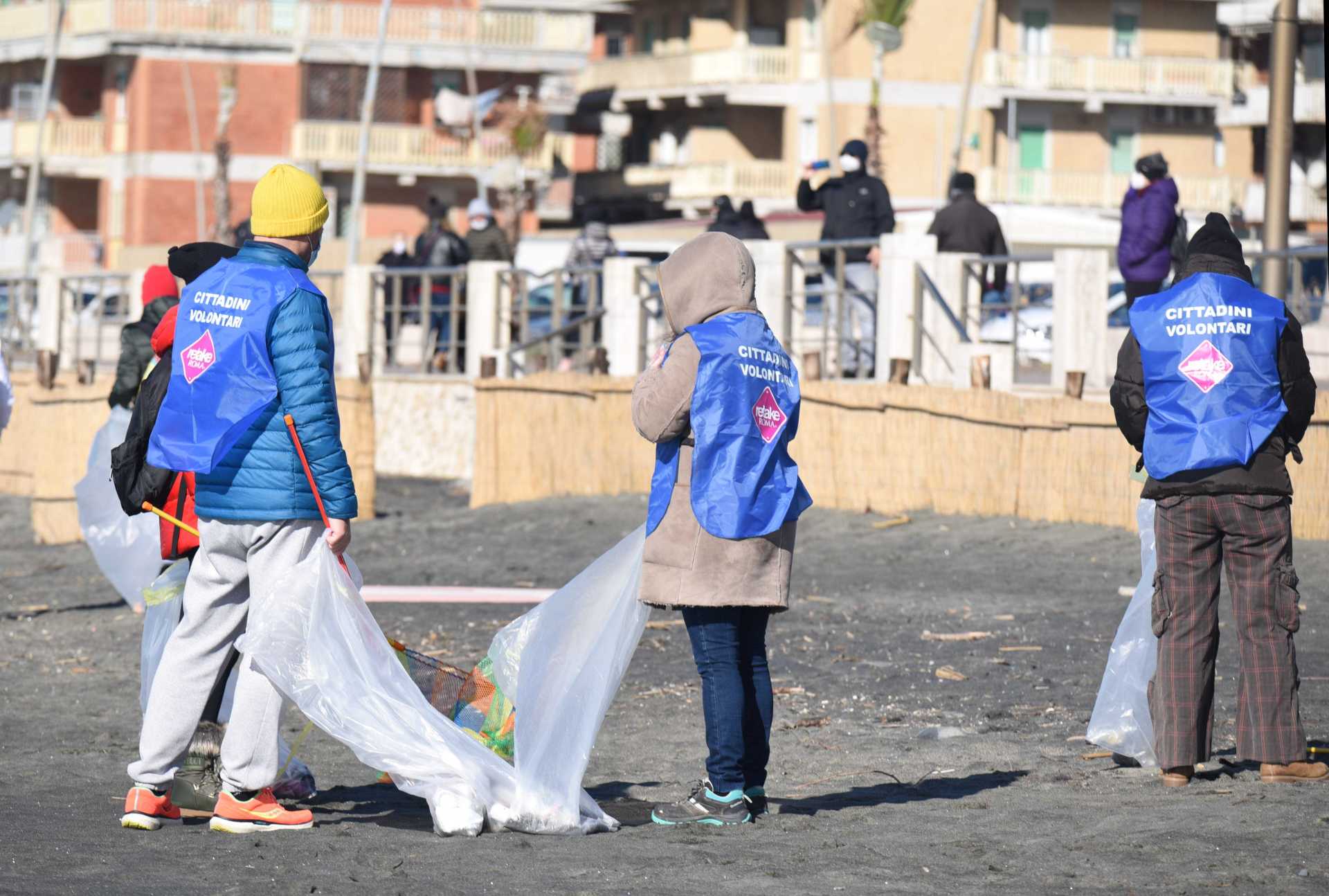 We Love Ostia, San Valentino sulla spiaggia insieme a Retake